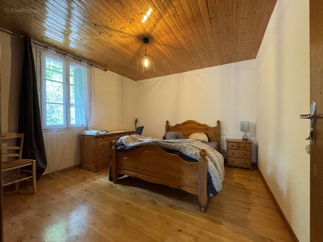 Maison à BAIGNES-SAINTE-RADEGONDE