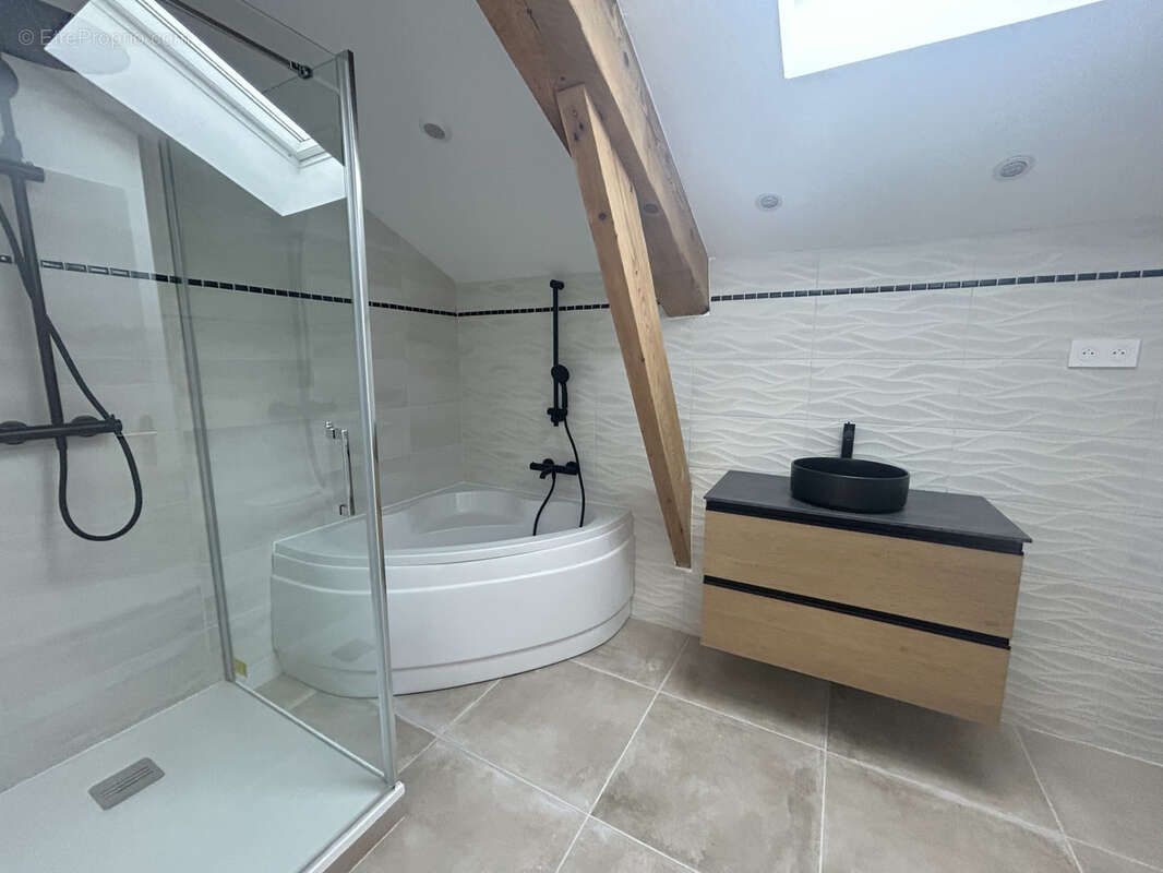 Maison à CONDEISSIAT