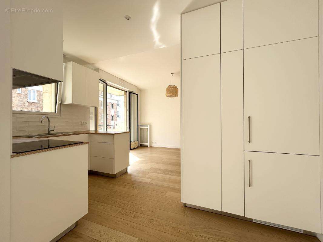Appartement à PARIS-20E