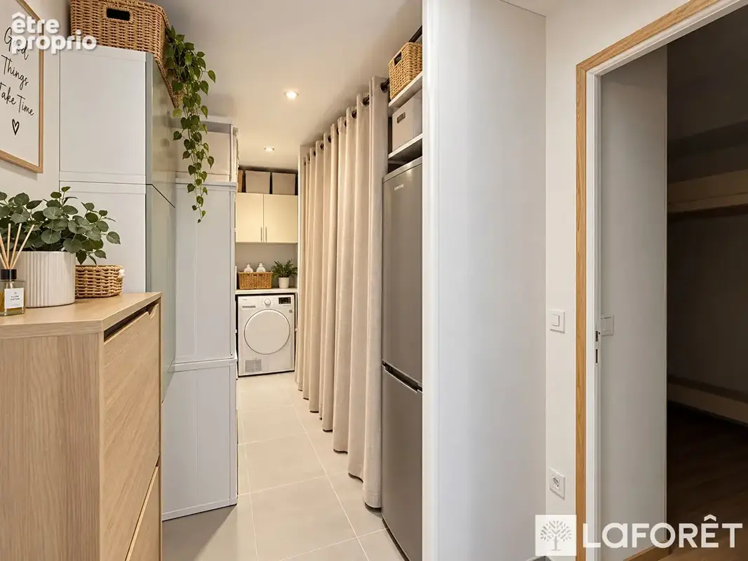 Pusignan - maison familiale récente avec piscine 147m² - photo 15