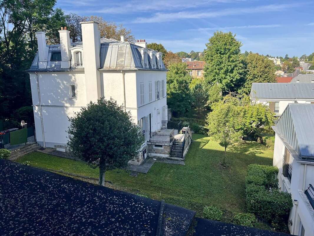 Appartement à VILLE-D&#039;AVRAY