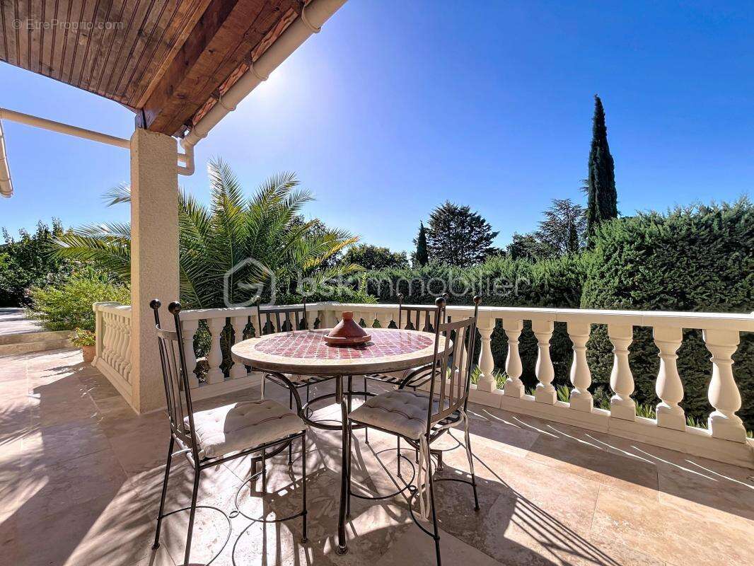 Maison à SAINT-HIPPOLYTE-DE-MONTAIGU