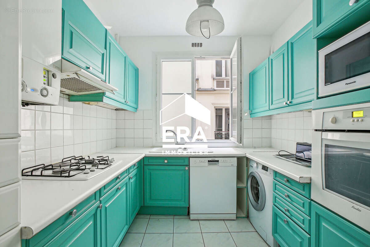 Appartement à PARIS-8E