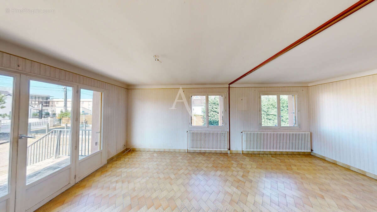 Maison  6 pièce(s) - photo 5