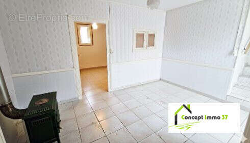 Maison à LA VILLE-AUX-DAMES