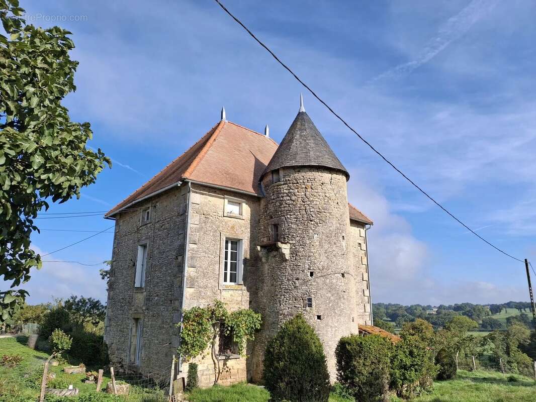 Propriété historique avec dépendances et 31 hectares de terrain - photo 18