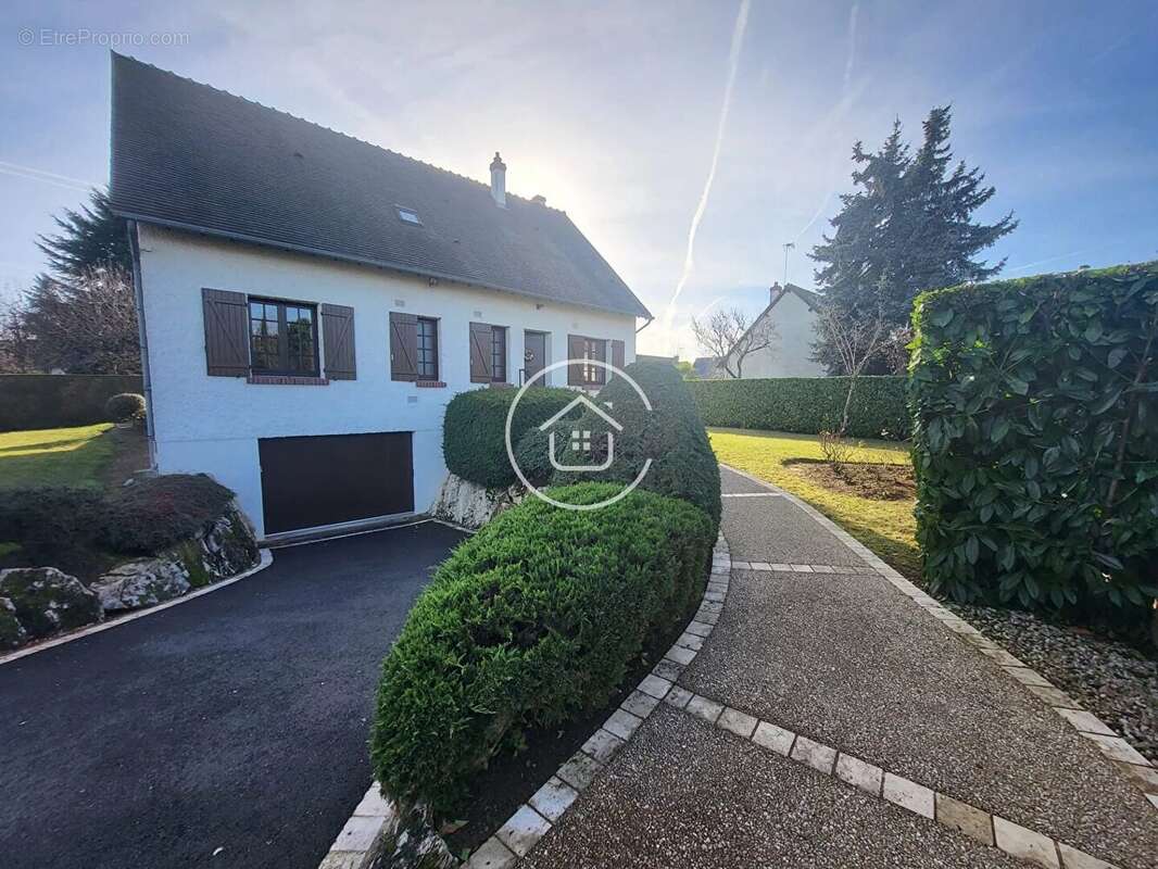 Maison à SAINT-GERVAIS-LA-FORET