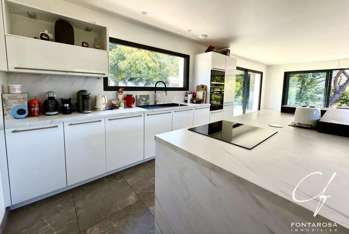 Maison à PUGET-SUR-ARGENS