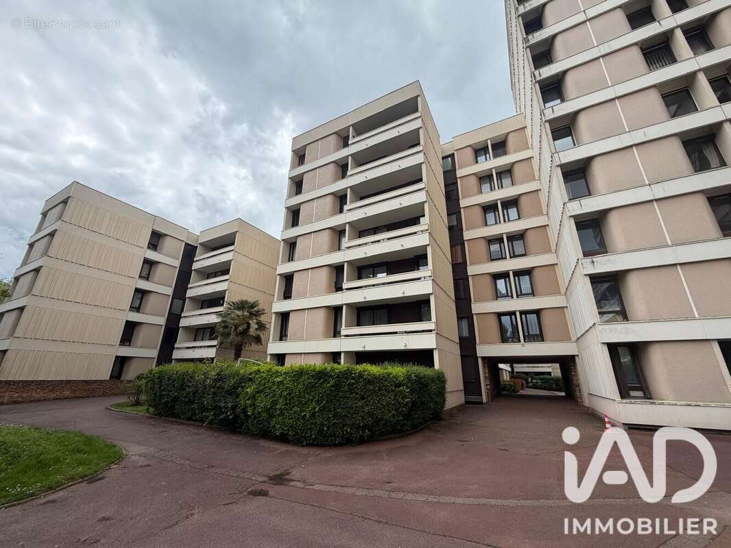 Appartement 70 m² à Elancourt  - photo 9