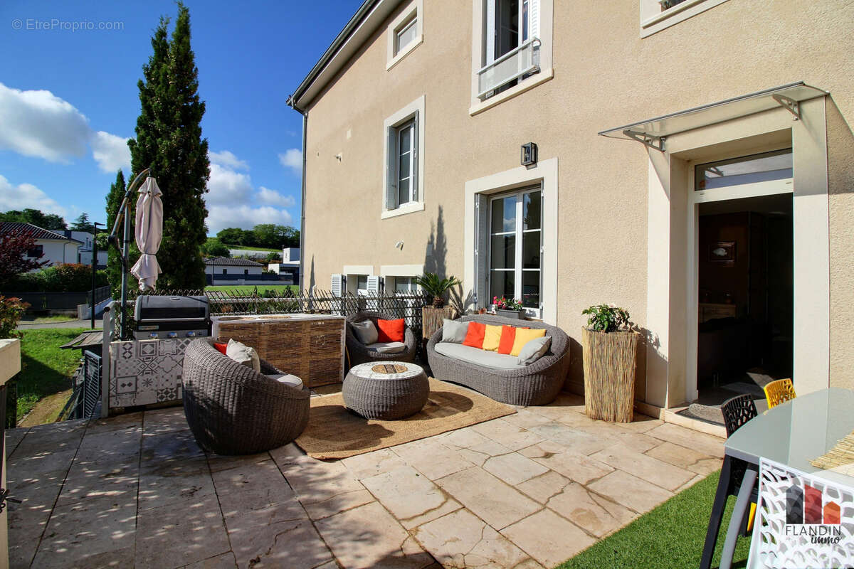 Appartement à CHARLY