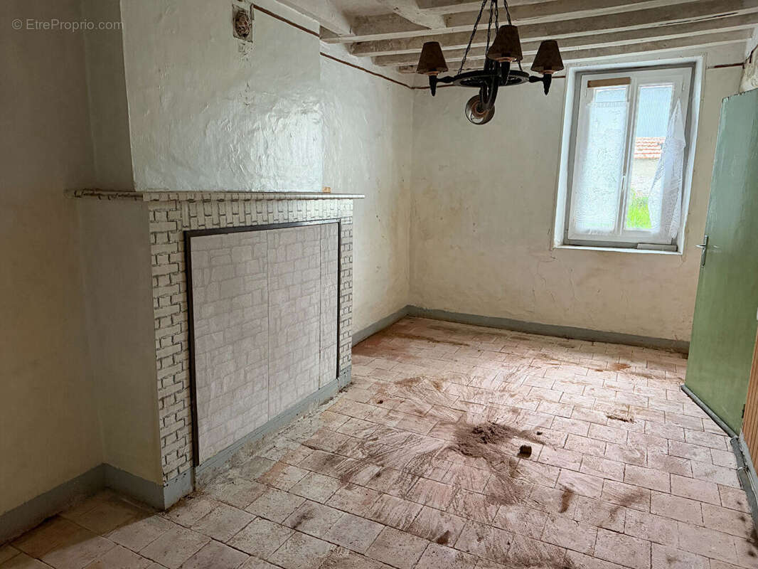 Maison à LE LOUROUX-BECONNAIS