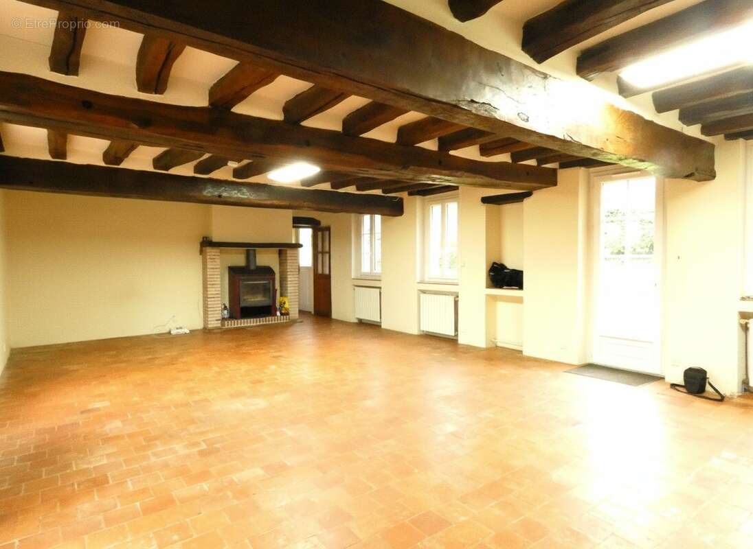 Maison à LES BORDES