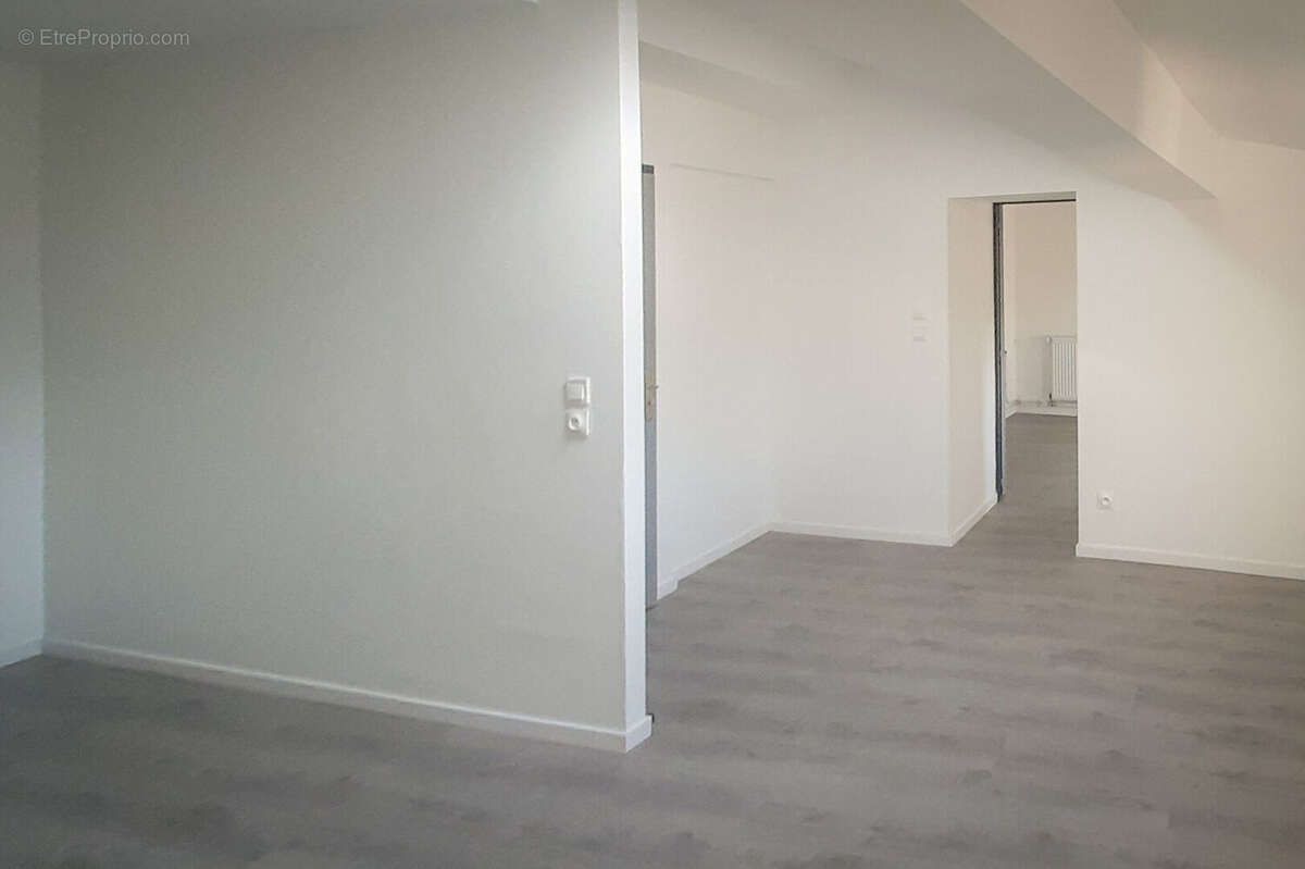 CARCASSONNE - VILLALBE Maison de village T5 104m² rénovée et déjà louée - photo 15