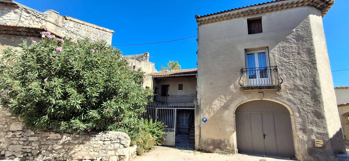Maison à LA GARDE-ADHEMAR
