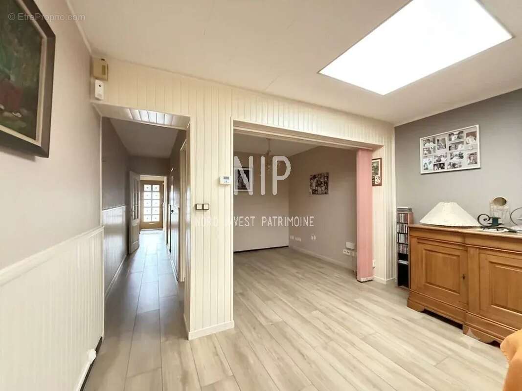 Sur villeneuve d'ascq maison avec un beau potentiel - photo 2