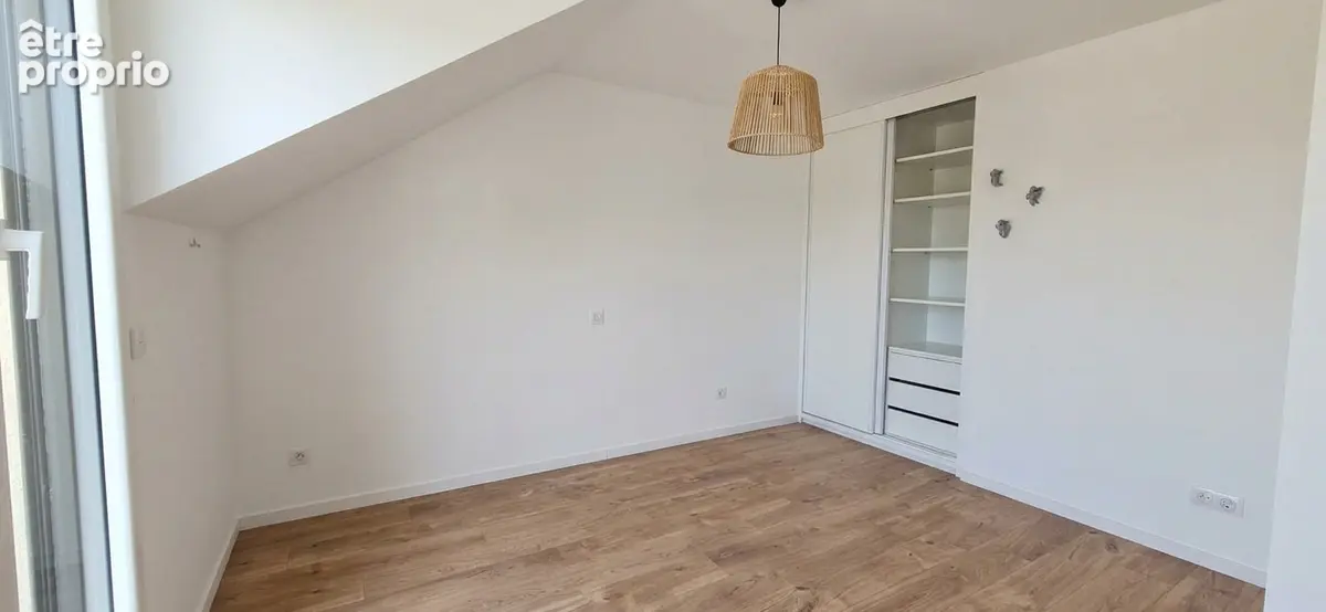 Maison Coignieres 5 pièce(s) 105 m2 - photo 9