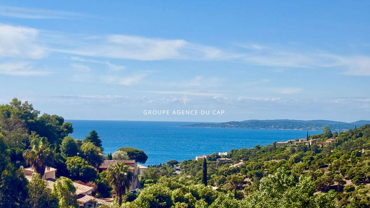 Vue mer sur le golfe de saint tropez provencale de charme renovee avec piscine garage et sous sol aux issambres - photo 2