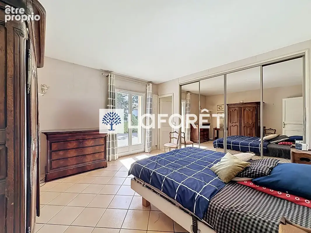 Maison familiale aux beaux volumes ? potentiel résidentiel ou projet immobilier - photo 12