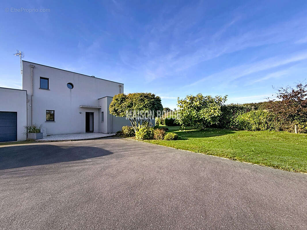 Maison à PLOUER-SUR-RANCE