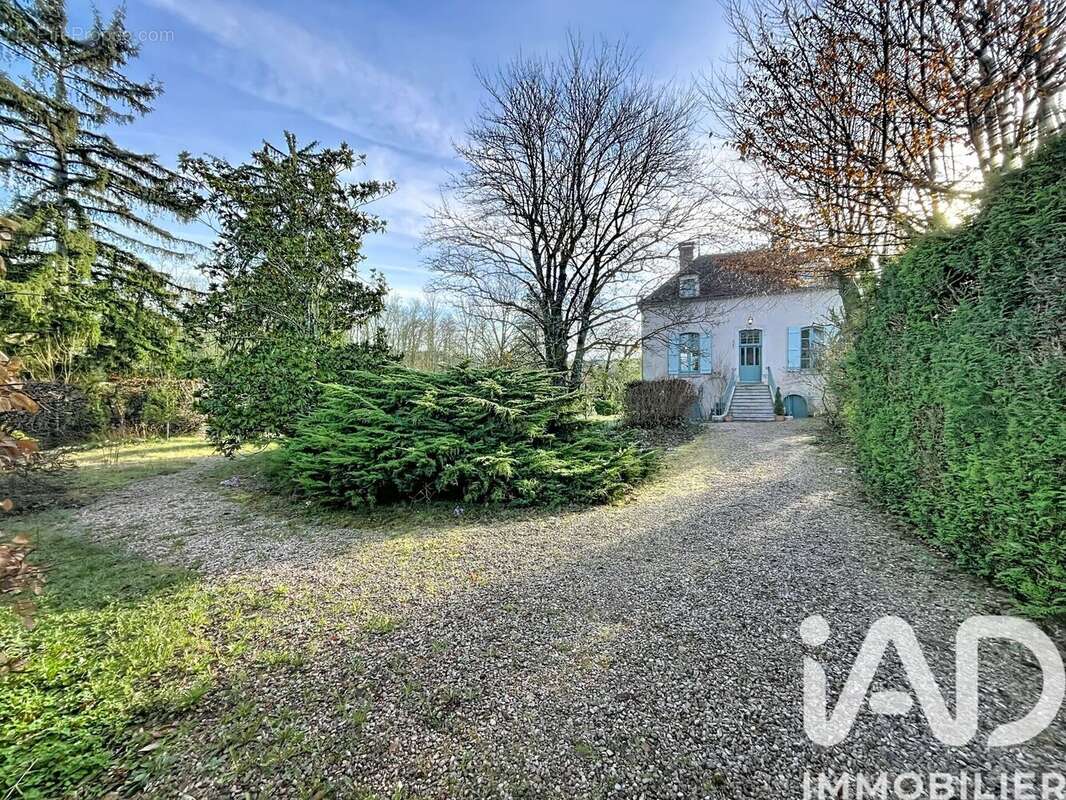 Photo 2 - Maison à MERRY-SUR-YONNE