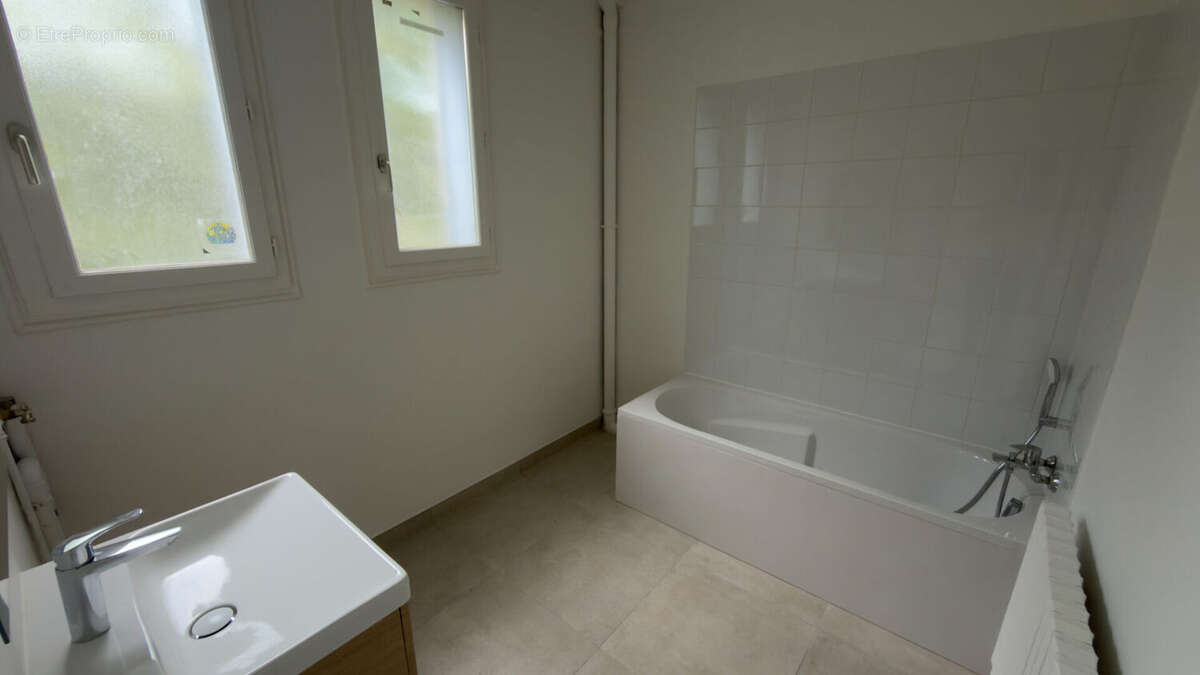 Appartement Mantes La Jolie  3 pièces  62.43 m2 CENTRE VILLE - photo 8
