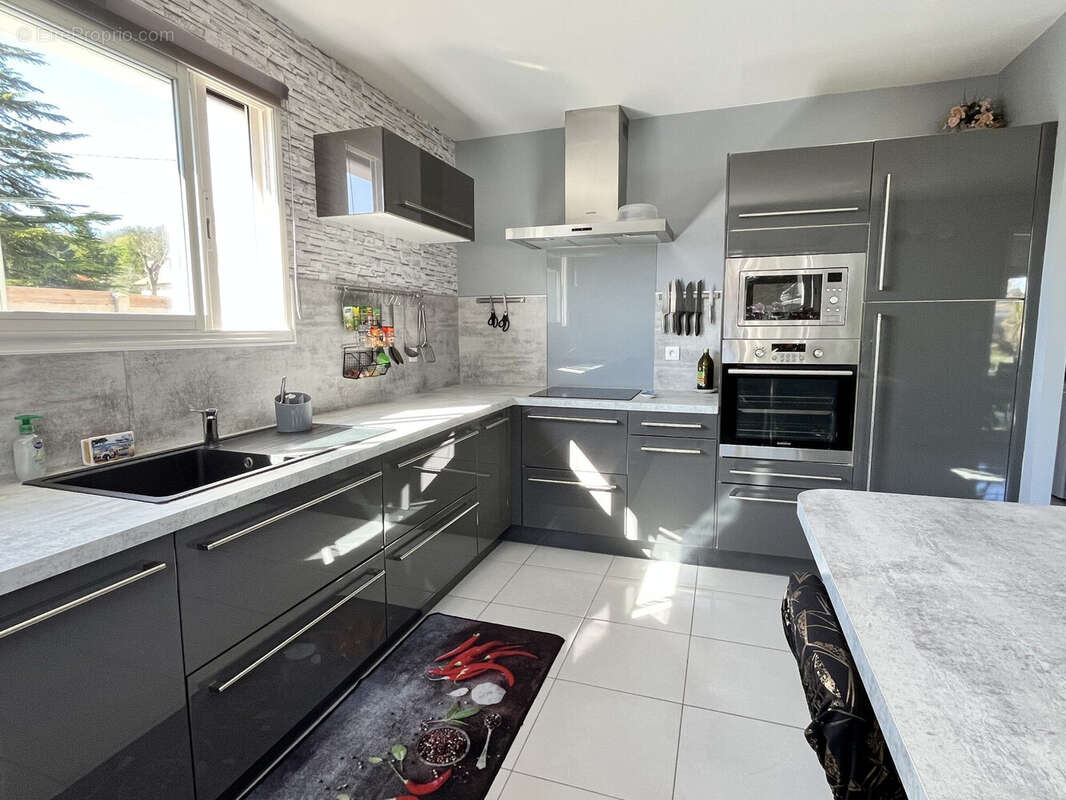 Maison 128 m² à Port-Sainte-Foy-Et-Ponchapt  - photo 9