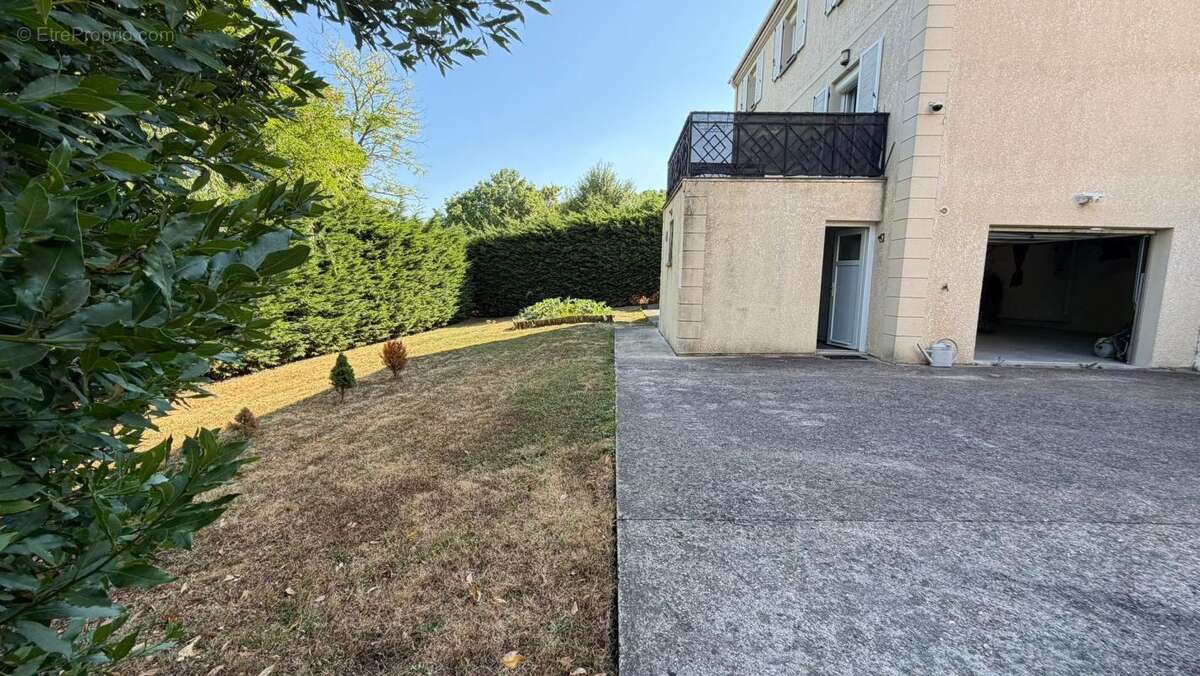 exclusivité NEUILLY PLAISANCE Maison individuelle, 5 chambres, 700 m² de terrain À Vendre - photo 5