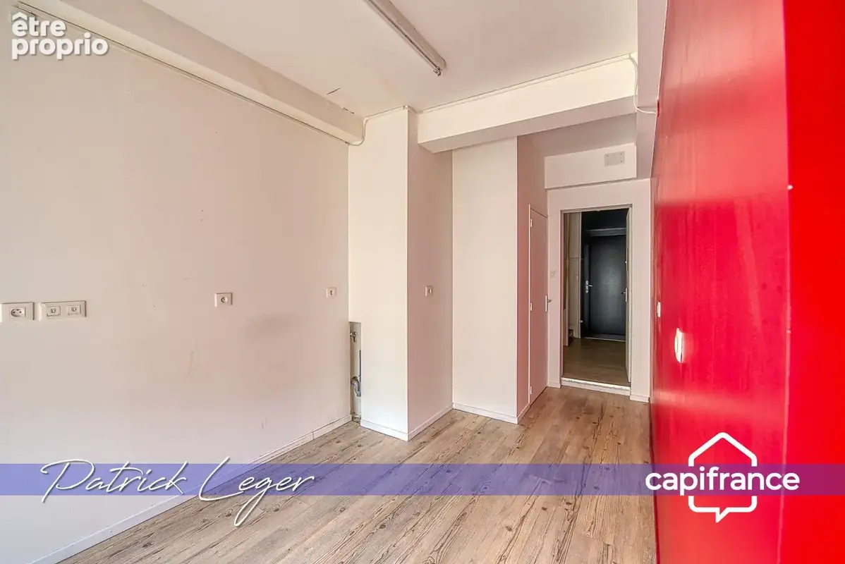 Immeuble de rapport de 160 m², avec local commercial au rez-de-chaussée, appartement T4 à l’étage, à 20 minutes à pied de la gar - photo 12
