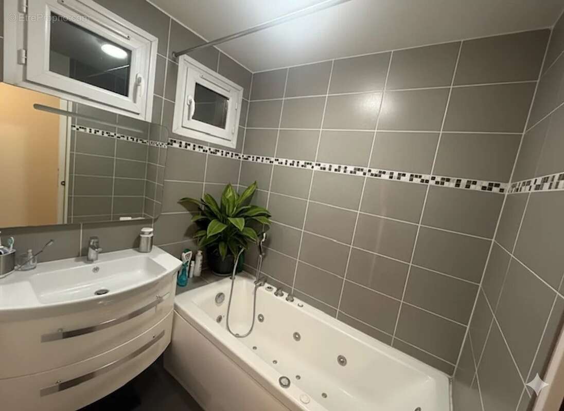 Appartement à LE PERREUX-SUR-MARNE