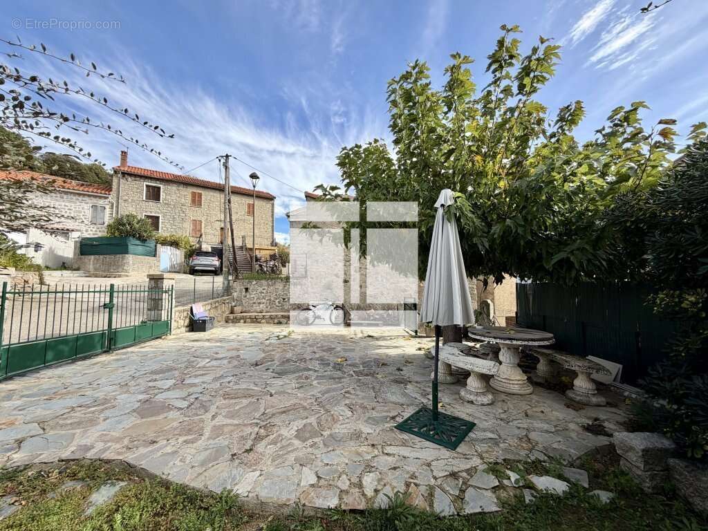 Maison à SANTA-MARIA-SICHE
