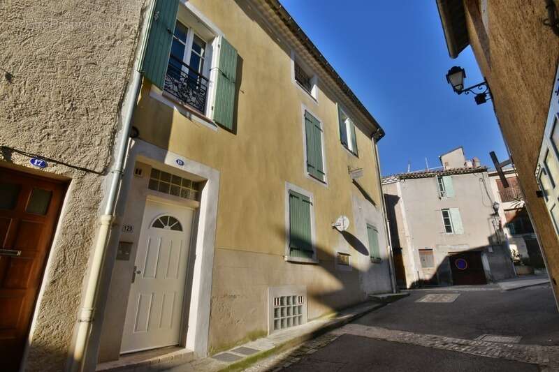 Appartement à PEYRUIS