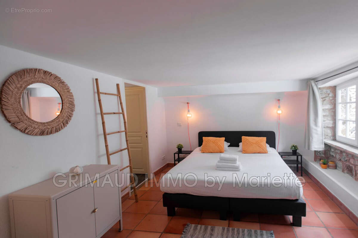 Maison à PLAN-DE-LA-TOUR