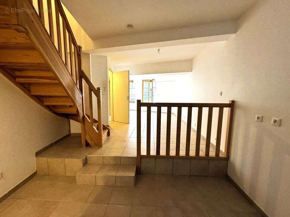 Appartement 108 m² à Saint-Etienne  - photo 3