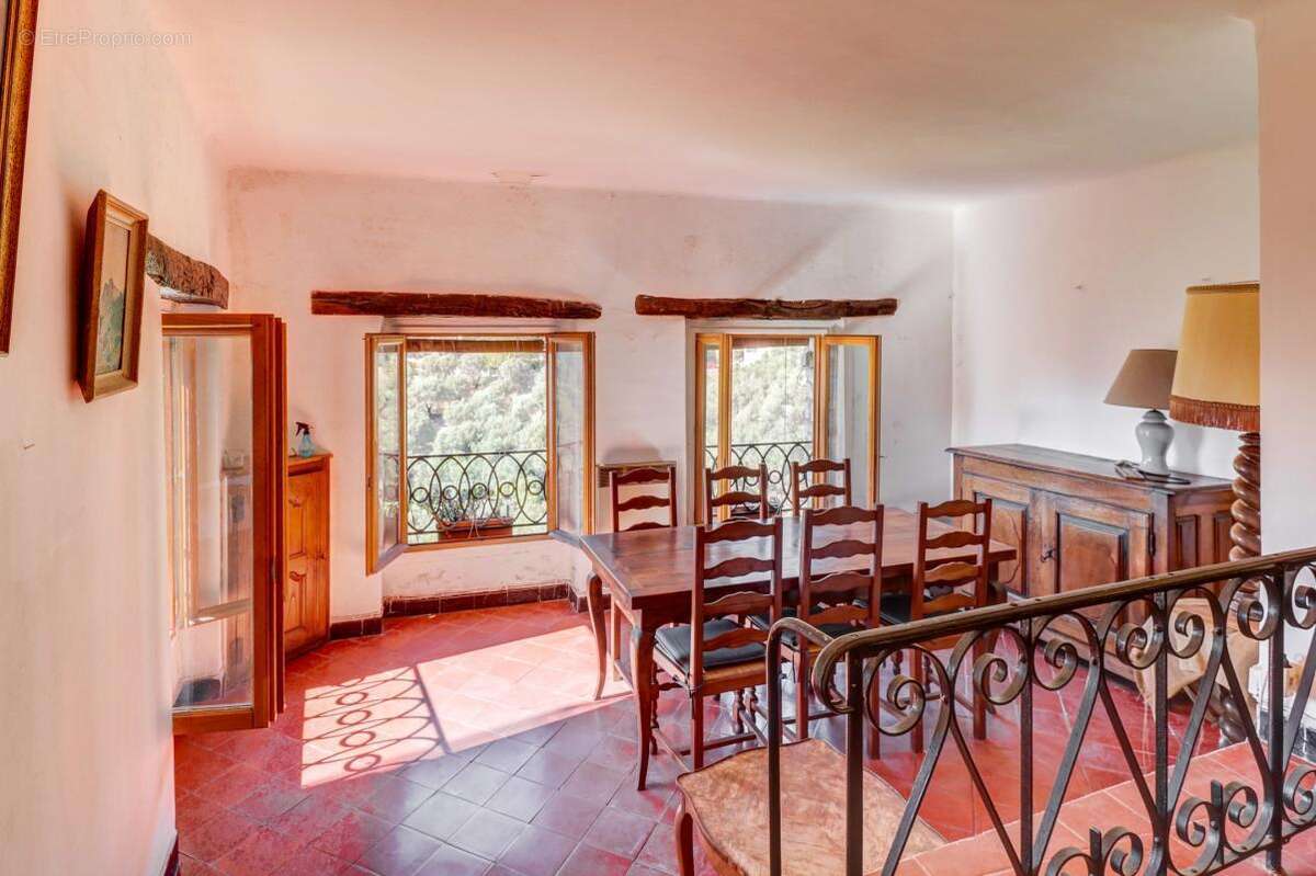 Appartement à PEILLON