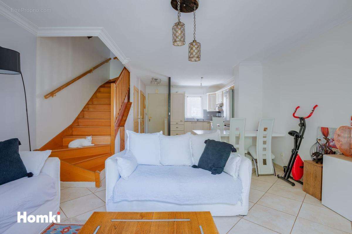 Villeurbanne – Duplex esprit maison avec terrasse, jardin et garage - photo 6