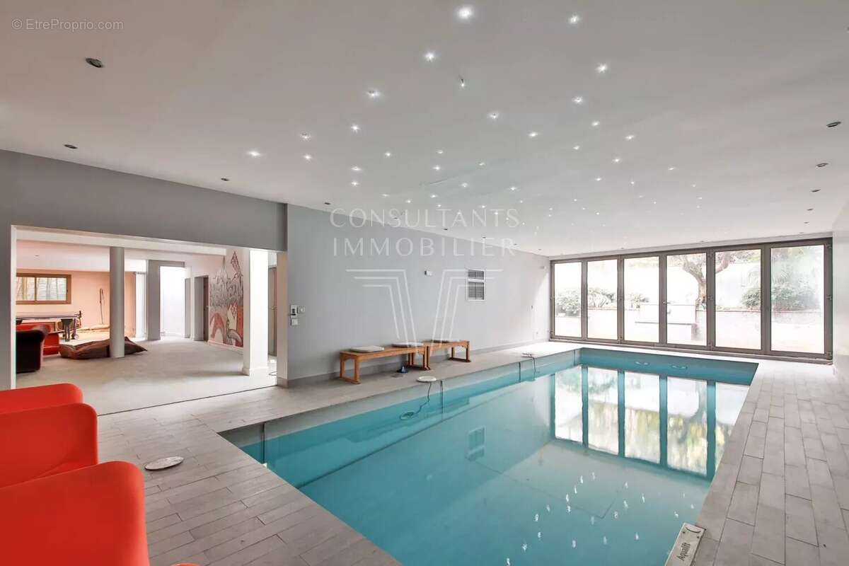 Maison à ISSY-LES-MOULINEAUX