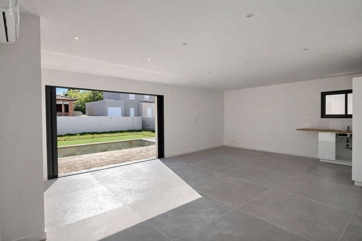 Maison à SAINT-CHRISTOL-LES-ALES