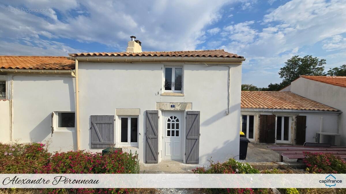 Maison à SAINTE-SOULLE