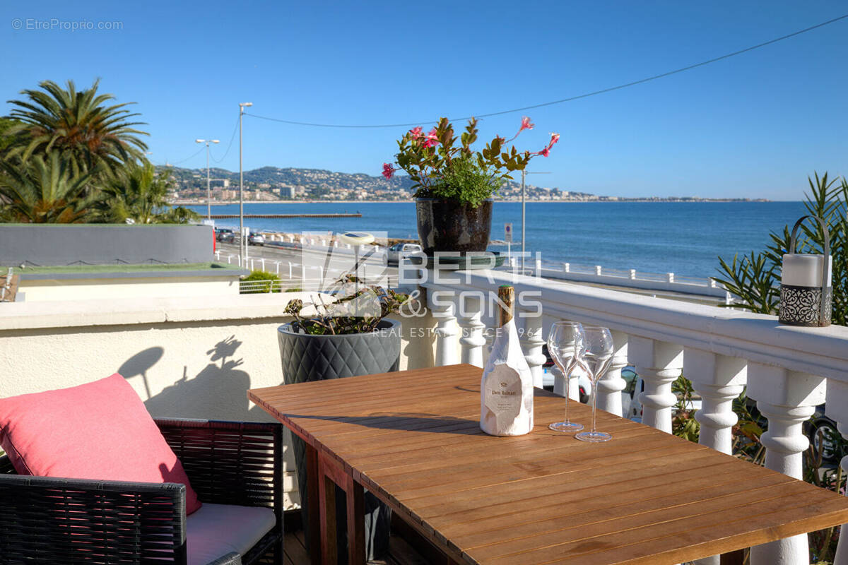 Appartement à MANDELIEU-LA-NAPOULE