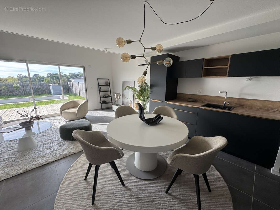 Maison à ARTIGUES-PRES-BORDEAUX