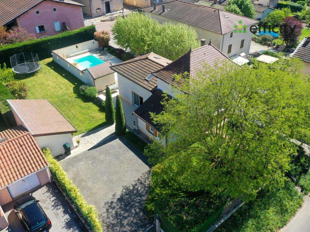 Maison à SATOLAS-ET-BONCE