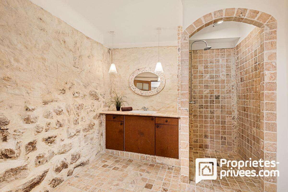 Maison à MONTAUROUX