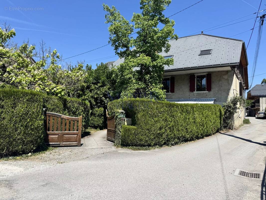 Maison à DOUSSARD
