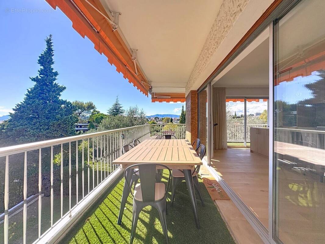 Appartement à LE CANNET