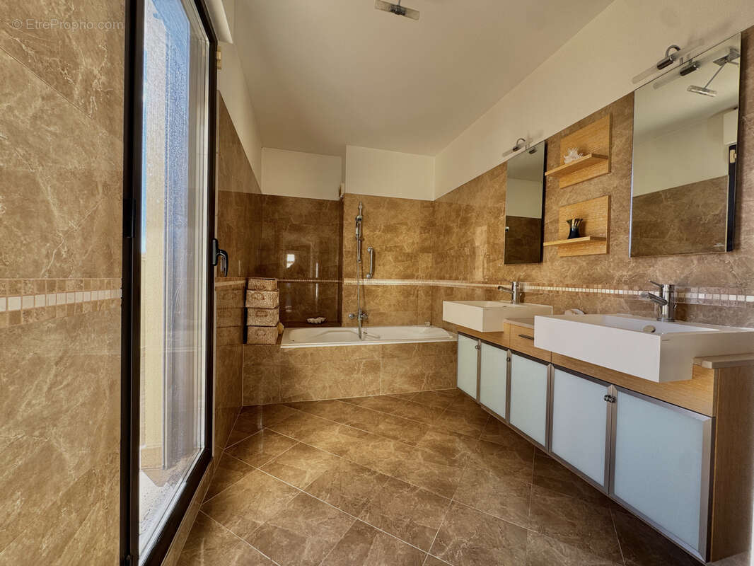 Appartement à HYERES