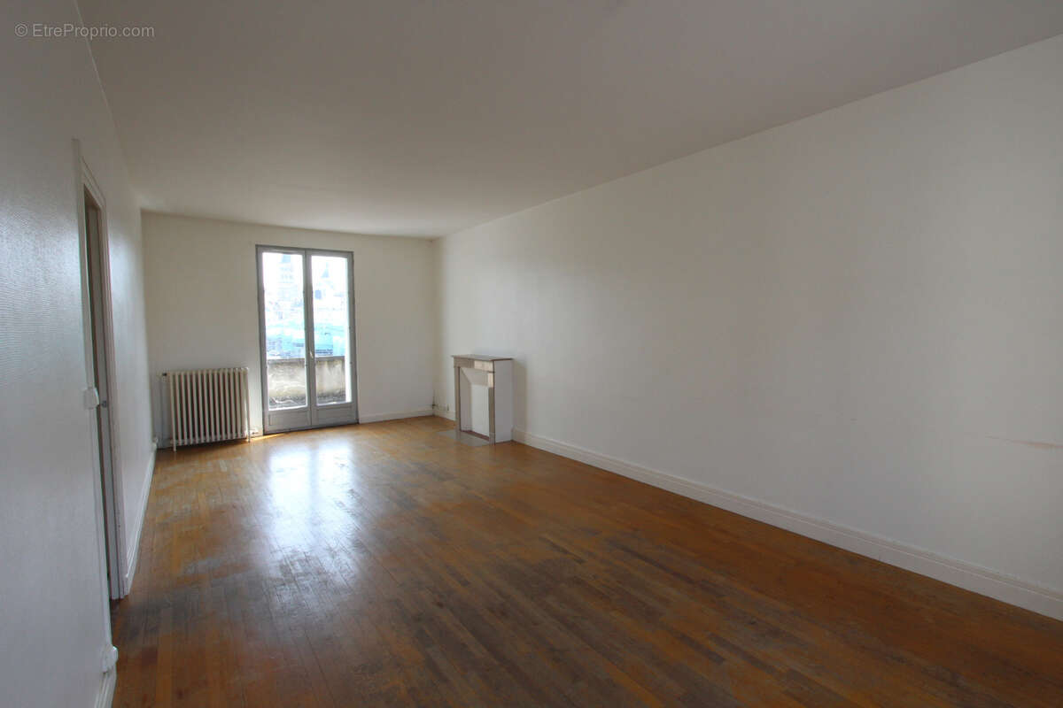 Appartement à LA CHARITE-SUR-LOIRE