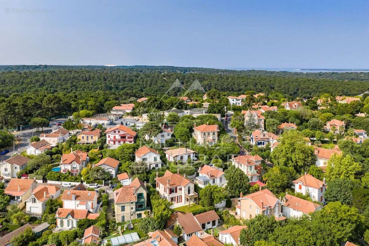 Michael Zingraf Bassin d’Arcachon présente : une maison de caractère au cœur de la Ville d’Hiver - photo 15