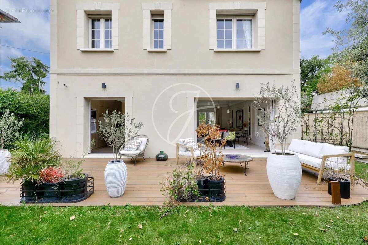 Maison à LE VESINET