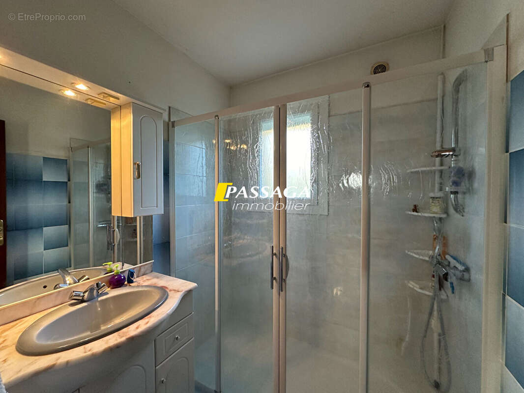 Maison à ONET-LE-CHATEAU