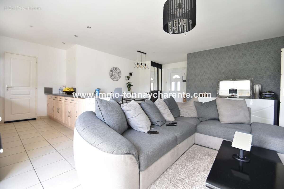 Maison à TONNAY-CHARENTE